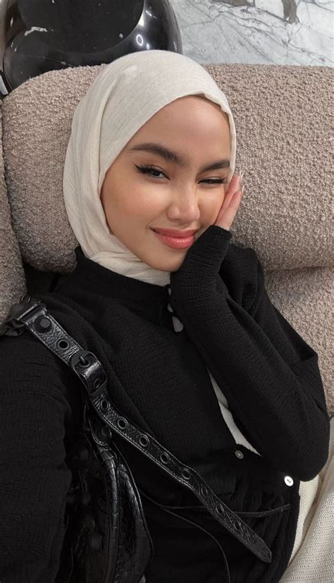 Conestee single muslim girls